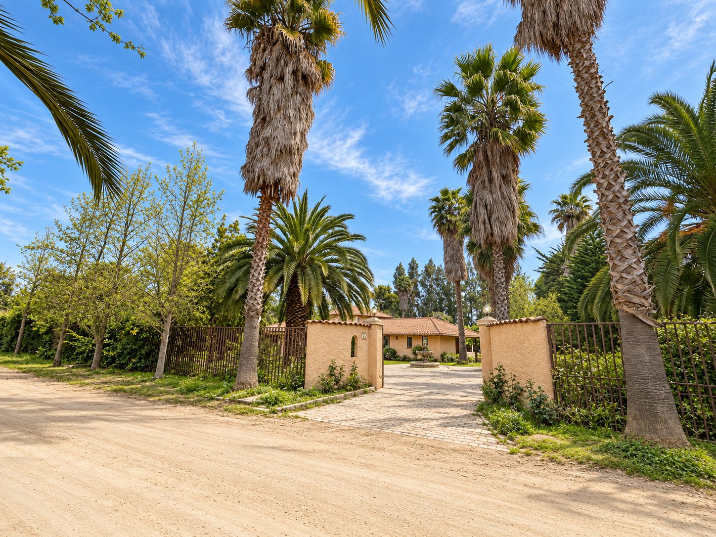 Exclusiva casa en parcela de 5.500 m² en Calera de Tango