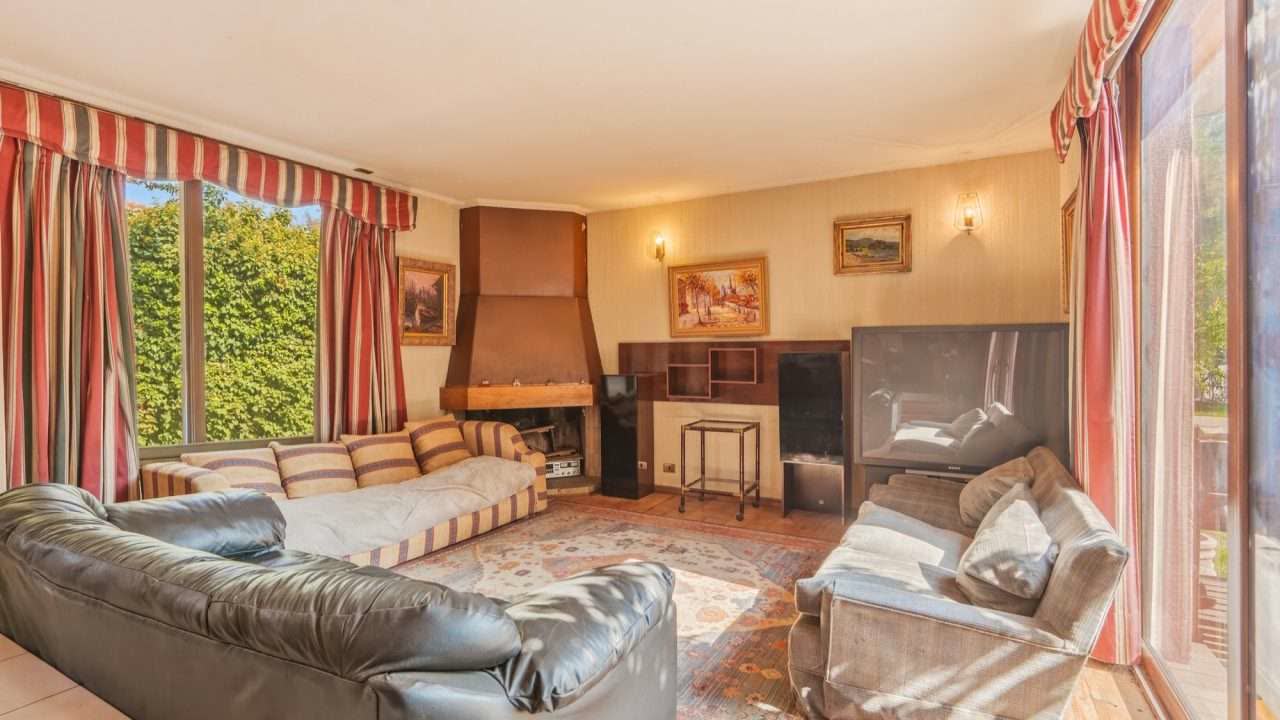 Casa en Av Ossandon 2.500 m²
