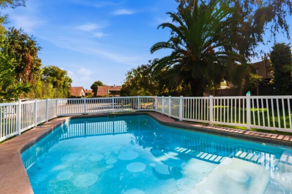 Casa en  Av  Ossandon 2.500 m²
